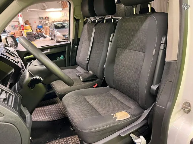 Volkswagen Caravelle Comfortline pitkä 2,0 TDI 110 kW DSG /  Image 5