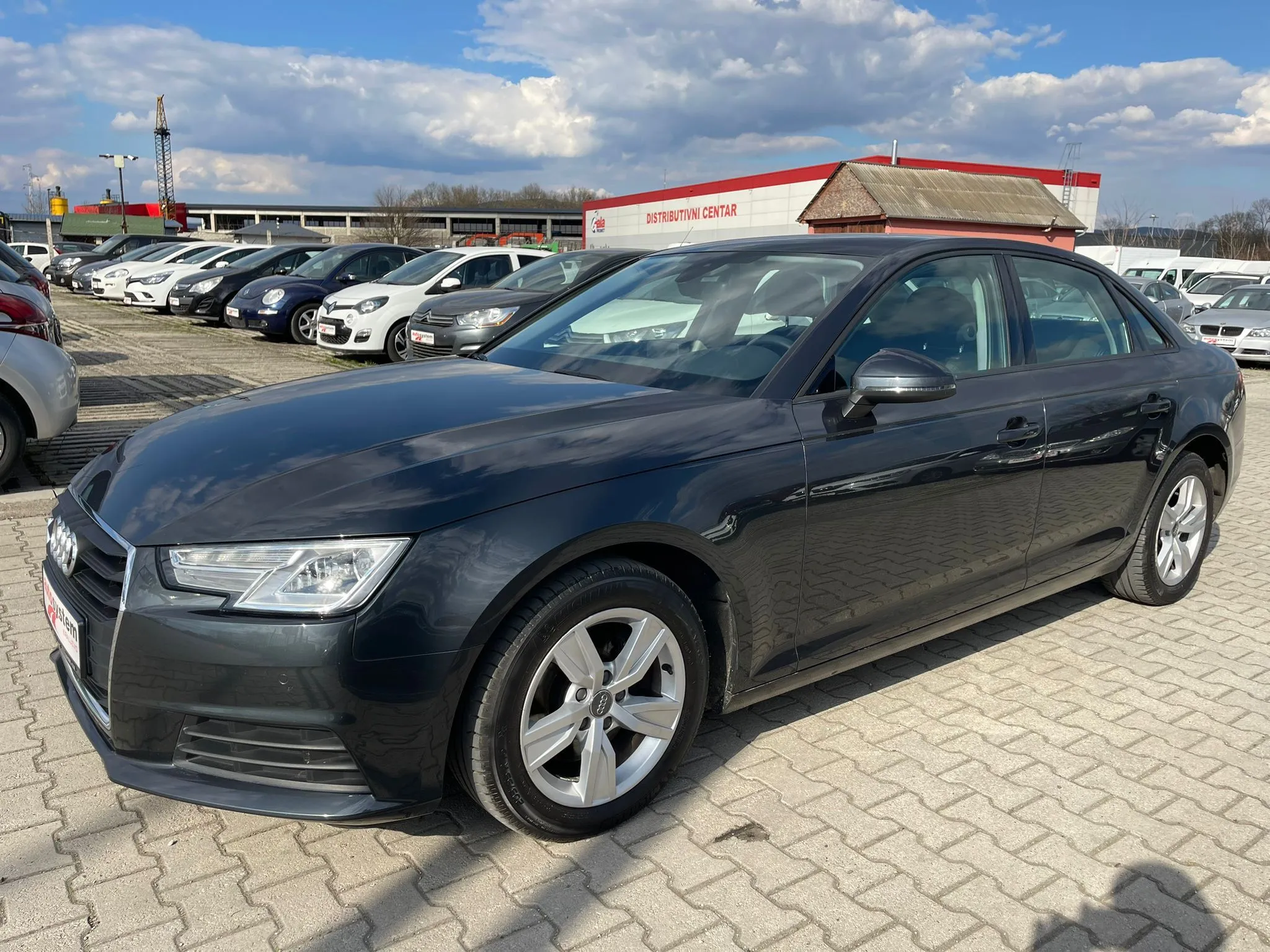 Audi A4 2.0 TDI ULTRA Image 1