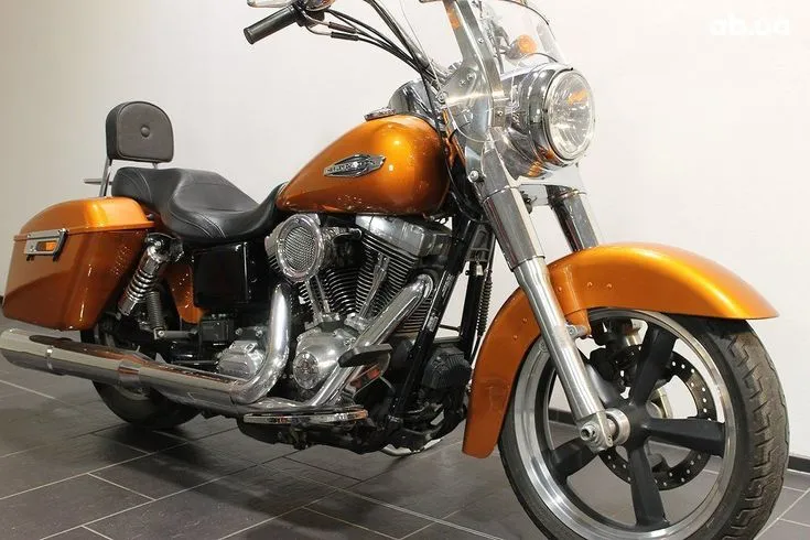 Harley-Davidson FLD Image 3