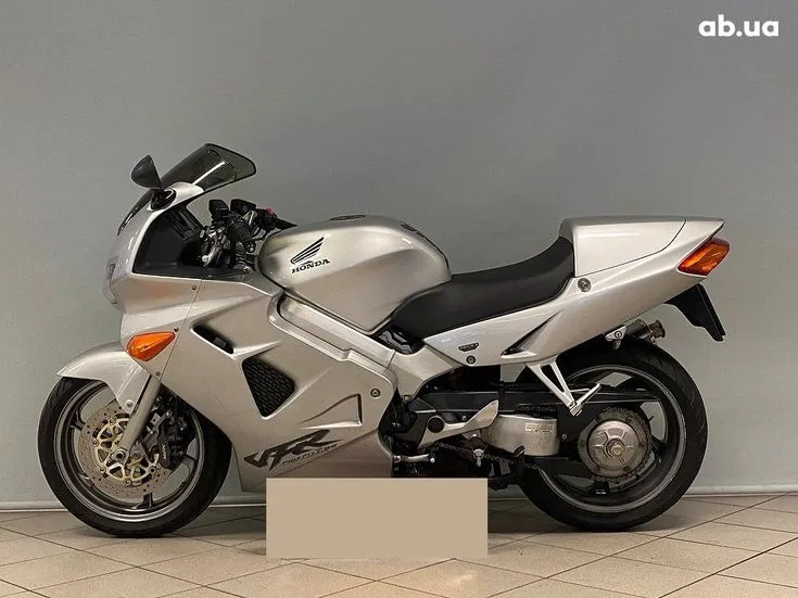 Honda VFR Image 1